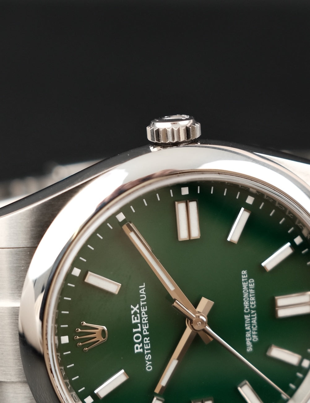 Rolex Oyster Perpetual 41 124300 Box + og. Papiere Green Dial