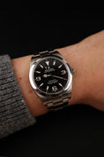 Load image into Gallery viewer, Rolex Explorer 214270 Box + og. Papiere 39mm Rolex Service 12/2022, LC EU
