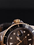 Bild in Galerie-Betrachter laden, Rolex Submariner S/G 16613 Box + og. Papiere
