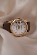 Bild in Galerie-Betrachter laden, Rolex Oyster Perpetual Date 15238 Box + og. Papiere
