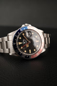 Bild in Galerie-Betrachter laden, Rolex GMT-Master "Pepsi" 16750 Box Matte Tritium Dial Rolex Service 2017
