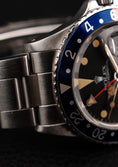 Bild in Galerie-Betrachter laden, Rolex GMT-Master "Pepsi" 16750 Box Matte Tritium Dial Rolex Service 2017
