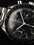 Bild in Galerie-Betrachter laden, Omega Speedmaster Reduced 35105000 Original Papiere
