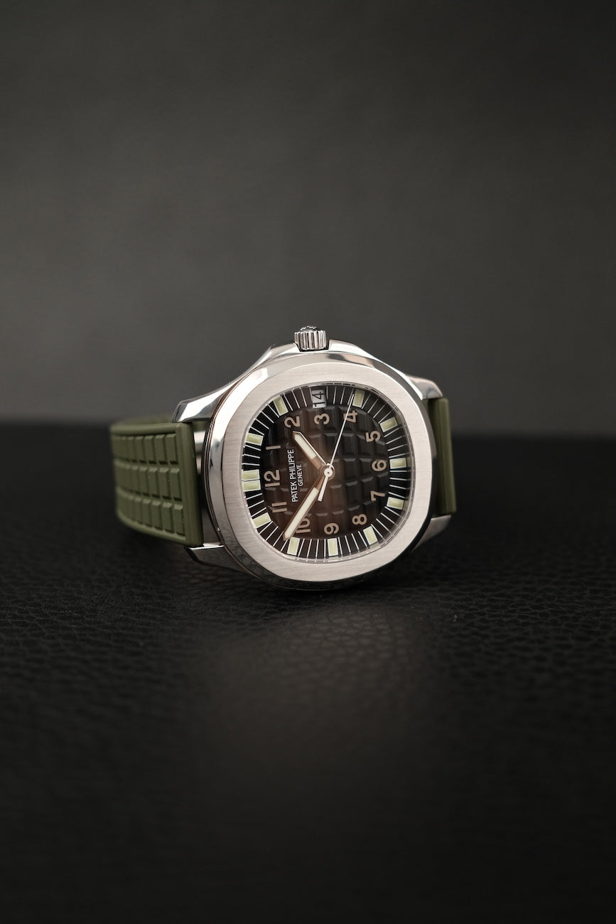 Patek Philippe Aquanaut Jumbo 38mm 5065/1A-001 Original Papiere + Patek Steel Bracelet and 3 Patek Rubber Straps