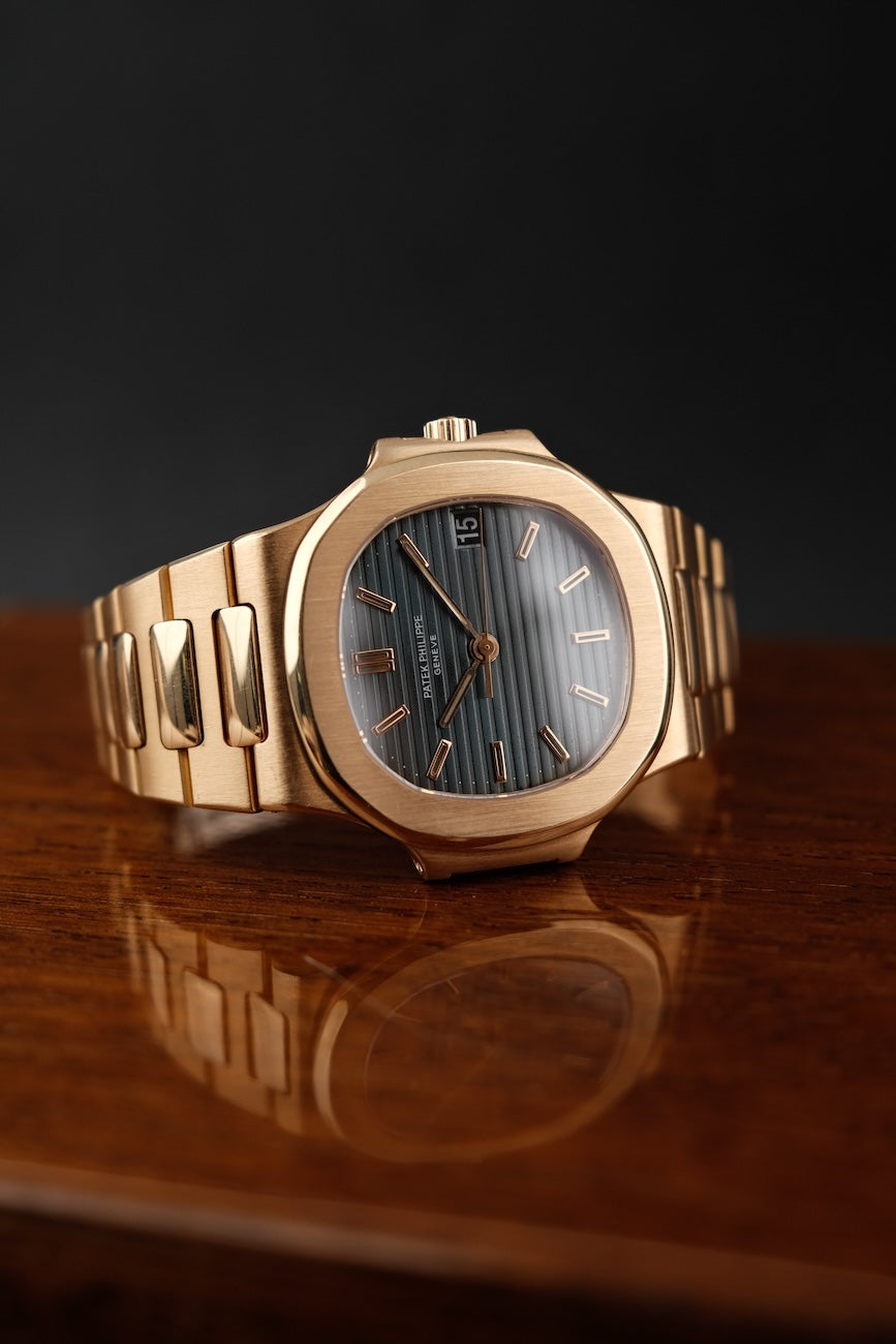 Patek Philippe Nautilus 3800 Box + og. Papiere Yellow Gold, Great Service History, First Buyer's Invoice, German Delivered