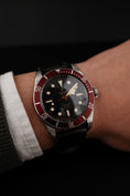 Load image into Gallery viewer, Tudor Black Bay 79220R Box + og. Papiere Burgundy, German Delivered
