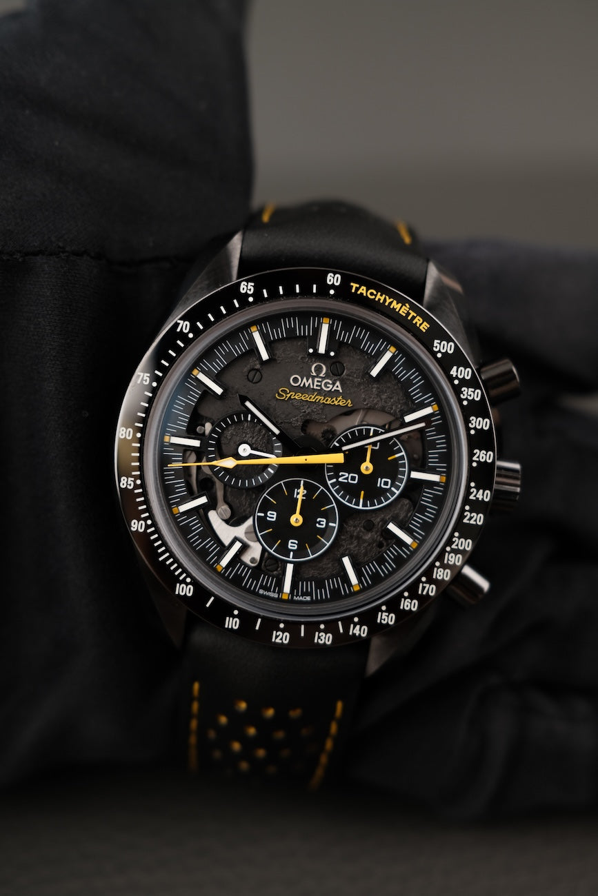 Omega Speedmaster Dark Side Of The Moon 31192443001001 Box + og. Papiere German Delivered