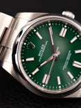 Charger l'image dans la visionneuse de la galerie, Rolex Oyster Perpetual 41 124300 Box + og. Papiere Green Dial
