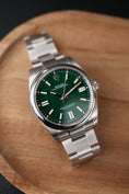 Charger l'image dans la visionneuse de la galerie, Rolex Oyster Perpetual 41 124300 Box + og. Papiere Green Dial
