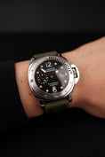 Load image into Gallery viewer, Panerai Luminor Submersible PAM00024 Box + og. Papiere D-Series, German Delivered
