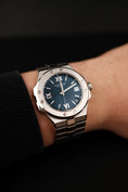 Bild in Galerie-Betrachter laden, Chopard Alpine Eagle 298600-3001 Box + og. Papiere Blue Dial
