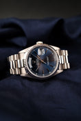 Carica l'immagine nel visualizzatore della galleria, Rolex Day-Date 36 18239 Box + og. Papiere Blue Stick Dial
