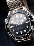 Bild in Galerie-Betrachter laden, Omega Seamaster Diver 300 M 21030422003002 Box + og. Papiere James Bond 60th Anniversary Special Edition, New, German Delivered, Partly Stickered
