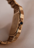 Load image into Gallery viewer, Cartier Santos Galbée 887901 Box + og. Papiere 18k Gold, Open Papers
