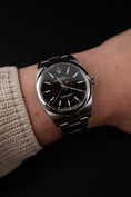 Bild in Galerie-Betrachter laden, Rolex Oyster Perpetual 39  114300 Box + og. Papiere Black Dial
