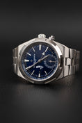 Bild in Galerie-Betrachter laden, Vacheron Constantin Overseas Dual Time  7900V  Box + og. Papiere
