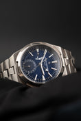 Bild in Galerie-Betrachter laden, Vacheron Constantin Overseas Dual Time  7900V  Box + og. Papiere
