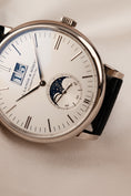 Bild in Galerie-Betrachter laden, A. Lange und Söhne Saxonia  384026 Box + og. Papiere Moonphase, White Gold, German Delivered
