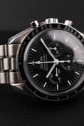 Bild in Galerie-Betrachter laden, Omega Speedmaster Professional Moonwatch 31030425001002 Box + og. Papiere
