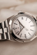 Cargar la imagen en la vista de la galería, Vacheron Constantin Overseas 4500V/110A-B126 Box + og. Papiere Silver Dial
