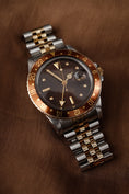 Bild in Galerie-Betrachter laden, Rolex GMT-Master Rootbeer 16753 Box Nipple Tritium Dial Tiger Eye Jubilee
