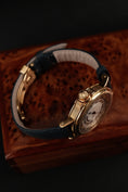 Bild in Galerie-Betrachter laden, Breguet Marine Horae Mundi 3700 Box + og. Papiere Rare, 38mm, 18k Yellow Gold, Serviced
