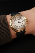 Bild in Galerie-Betrachter laden, Breguet Marine Horae Mundi 3700 Box + og. Papiere Rare, 38mm, 18k Yellow Gold, Serviced
