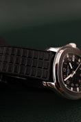 Load image into Gallery viewer, Patek Philippe Aquanaut 5064 Quartz
