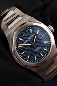 Bild in Galerie-Betrachter laden, Girard Perregaux Laureato 81010 Box + og. Papiere Blue Dial 42mm
