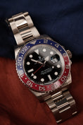 Bild in Galerie-Betrachter laden, Rolex GMT-Master II Whitegold 116719BLRO Box + og. Papiere PEPSI Rolex Service Black Dial Oyster
