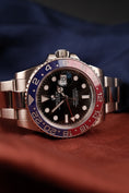 Bild in Galerie-Betrachter laden, Rolex GMT-Master II Whitegold 116719BLRO Box + og. Papiere PEPSI Rolex Service Black Dial Oyster
