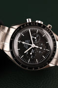 Bild in Galerie-Betrachter laden, Omega Speedmaster Moonwatch 31130423001005 Box + og. Papiere NEW Stickered
