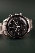 Bild in Galerie-Betrachter laden, Omega Speedmaster Moonwatch 31130423001005 Box + og. Papiere NEW Stickered
