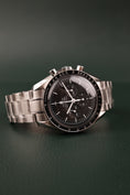 Bild in Galerie-Betrachter laden, Omega Speedmaster Moonwatch 31130423001005 Box + og. Papiere NEW Stickered
