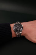 Bild in Galerie-Betrachter laden, Omega Speedmaster Moonwatch 31130423001005 Box + og. Papiere NEW Stickered
