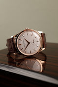 Load image into Gallery viewer, Patek Philippe Calatrava 5196R-001 Box + og. Papiere 18k Rosegold
