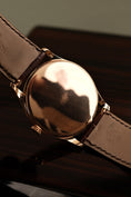 Load image into Gallery viewer, Patek Philippe Calatrava 5196R-001 Box + og. Papiere 18k Rosegold
