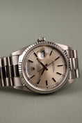 Carica l'immagine nel visualizzatore della galleria, Rolex Day-Date 36 18239 18k White Gold, Patina Dial, SERVICED
