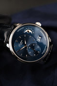 Carica l'immagine nel visualizzatore della galleria, Glashütte PanoMaticLunar 19002463261 Box + og. Papiere Blue Dial
