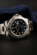 Load image into Gallery viewer, Rolex Yachtmaster 40 126622 Box + og. Papiere Blue Dial
