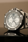 Bild in Galerie-Betrachter laden, Audemars Piguet Royal Oak Offshore 26470IO Box + og. Papiere Ghost AP Service 2024 26470IO.OO.A006CA.01.A
