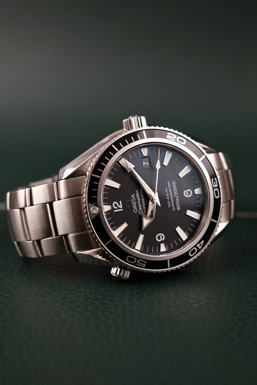 Omega Seamaster Planet Ocean 22015000  Box + og. Papiere 42mm, German First Buyer's Invoice, SERVICED