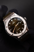 Load image into Gallery viewer, Hublot Classic Fusion 542NX8970LR Box + og. Papiere Green Titanium, 42 mm
