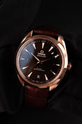 Cargar la imagen en la vista de la galería, Omega Seamaster Aqua Terra 22053412113001 Box + og. Papiere Rosegold
