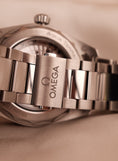 Load image into Gallery viewer, Omega Seamaster Aqua Terra 22010382002001 Box + og. Papiere White Dial
