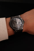 Cargar la imagen en la vista de la galería, Hublot Classic Fusion Ultra-Thin 515CM0140LR Original Papiere Black Skeleton 45mm
