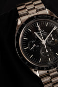Load image into Gallery viewer, Omega Speedmaster Professional Moonwatch 31030425001002 Box + og. Papiere
