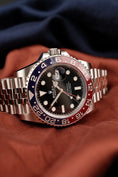 Bild in Galerie-Betrachter laden, Rolex GMT-Master II "Pepsi" 126710BLRO Box + og. Papiere Jubilee, LC100, New, First Buyer's Invoice
