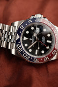 Bild in Galerie-Betrachter laden, Rolex GMT-Master II "Pepsi" 126710BLRO Box + og. Papiere Jubilee, LC100, New, First Buyer's Invoice
