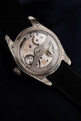 Bild in Galerie-Betrachter laden, H.Moser & Cie Pioneer Centre Seconds 3200-1217 Box + og. Papiere Arctic Blue, German Delivered
